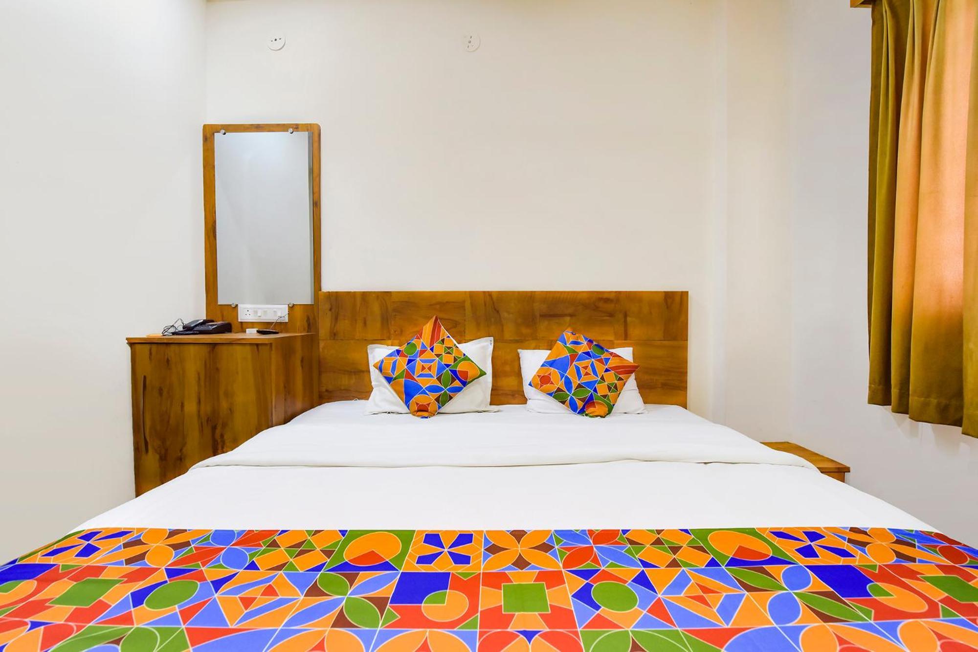 Fabexpress Nishesh Tower Hotel Ujjain Exterior photo